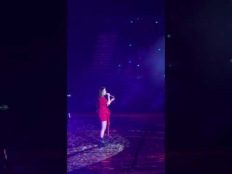 IU(아이유) HEREH London  Above the Time 시간의 바깥