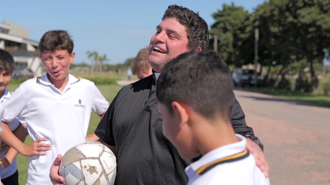 Fundación Los Pinos - Manos al arado | Cura Juan Andrés “Gordo” Verde