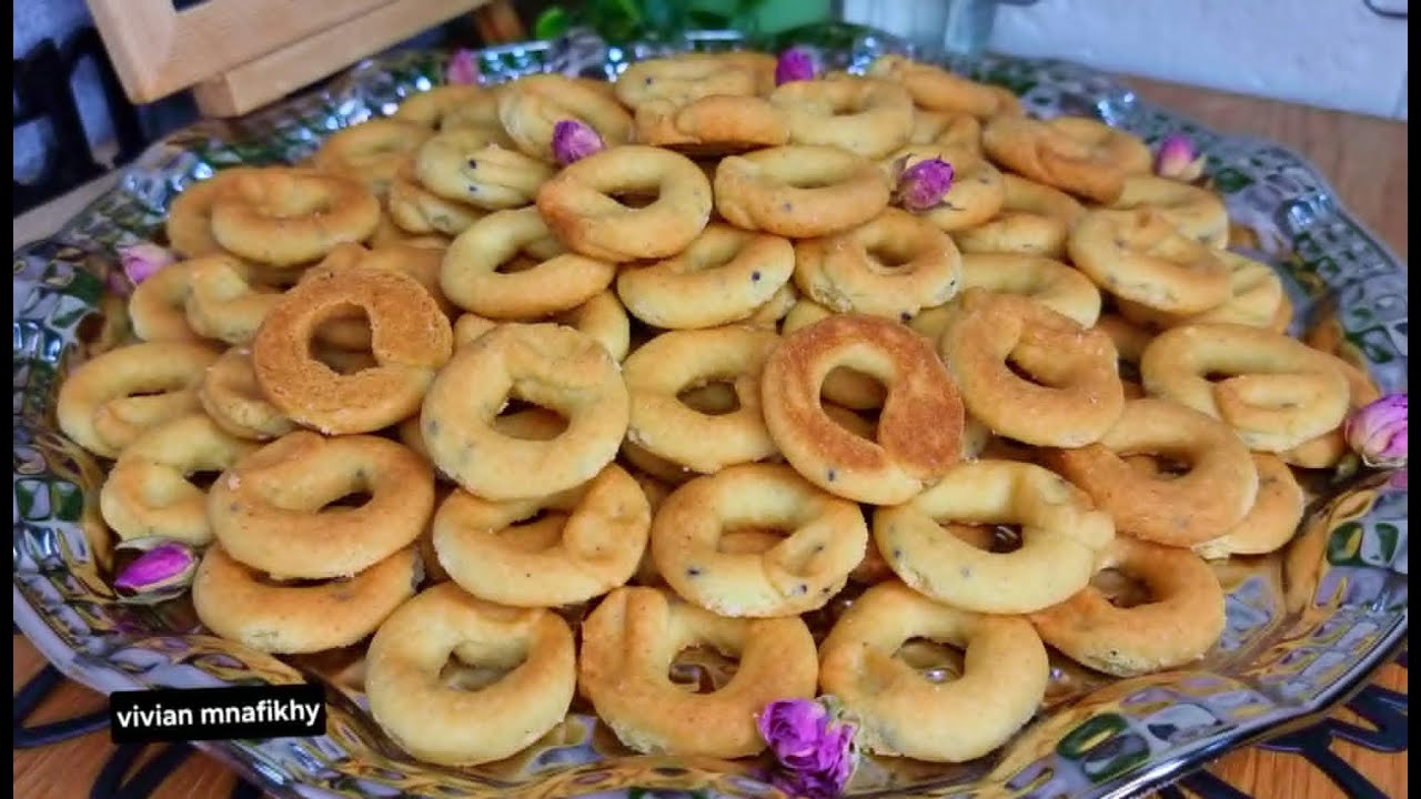 للأسف فيديوهاتي ماعبتوصل للناس هاد اخر فيديو رح نزله😔 كعك العيد الحلو بطريقة سهلة وسريعة والطعم خيال