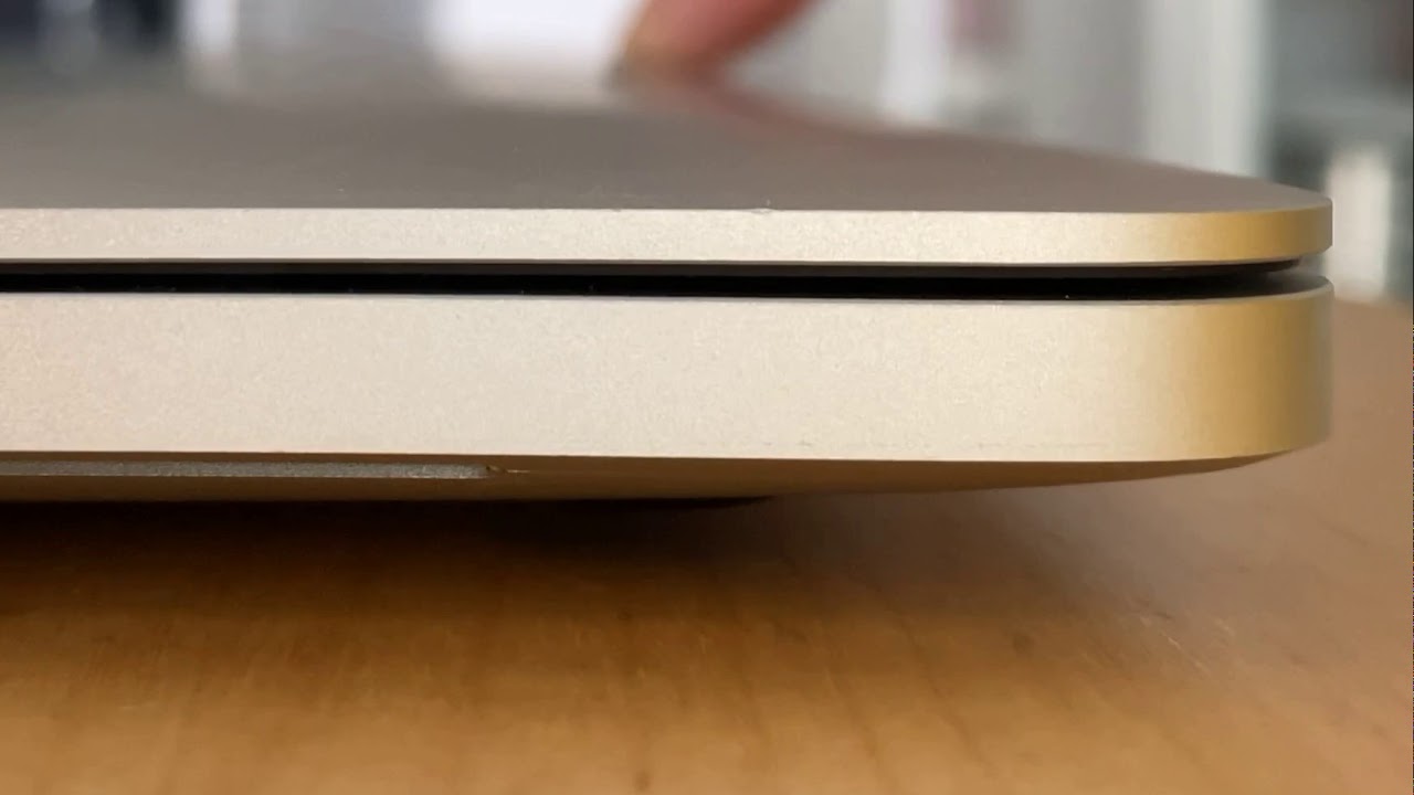 MacBook Pro 15 inch 2018 Battery swollen issue - YouTube