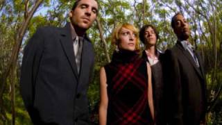 Metric - Help, I'm Alive (Lyrics)