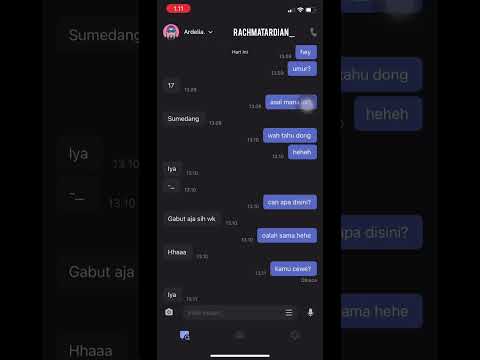 Cewek Cantik ini Angkat Air Sendirian Agar Kakek Nya Tidak kecapean