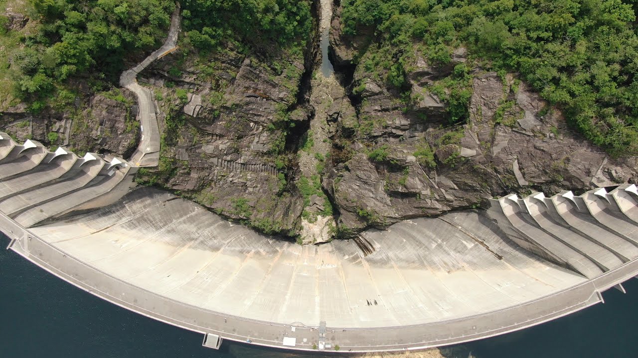 Staumauer Verzasca, Filmlocation James Bond 007 Goldeneye
