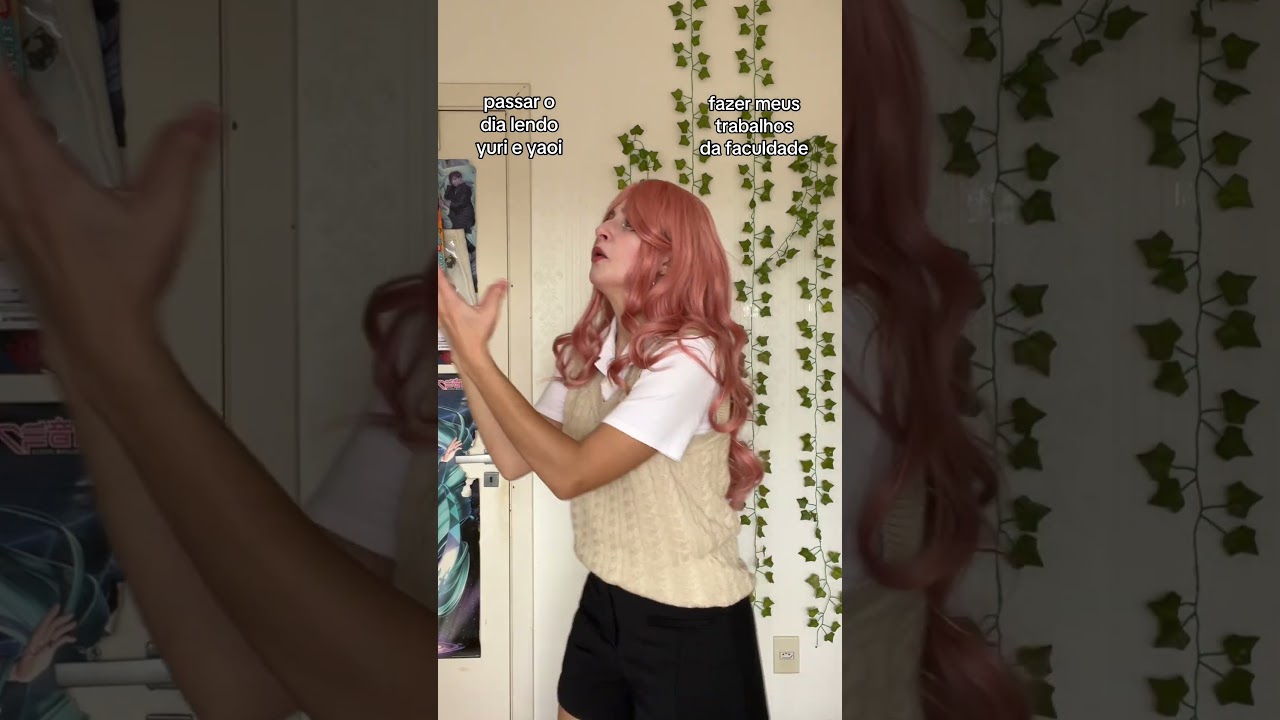 Uma dúvida cruel para uma otaku... #Cosplay #Yuri #Yaoi #Shorts