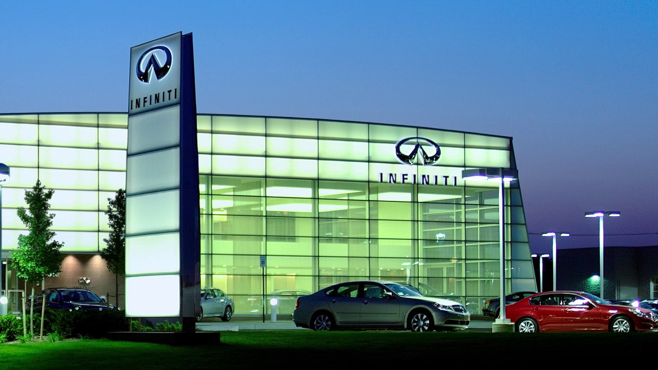 electronics 2018 INFINITI Q70 HEV - Owner's Manual