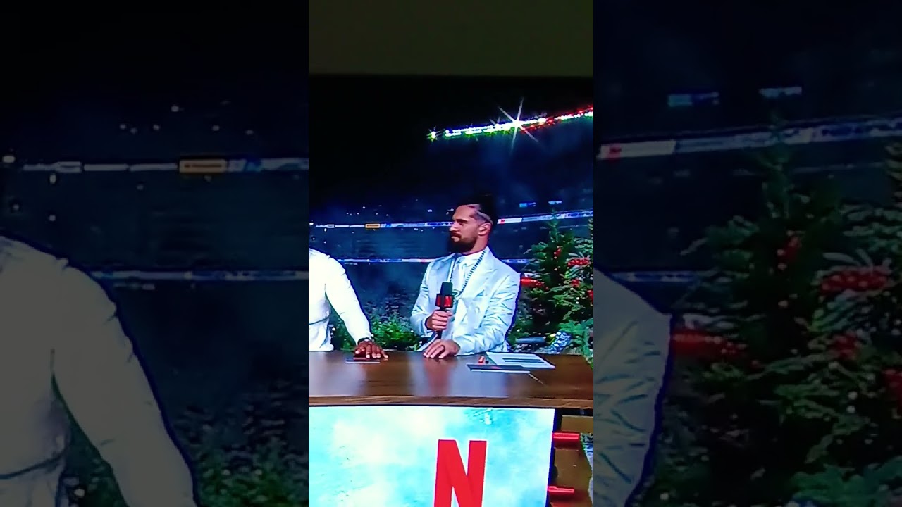 Seth Rollins at the lions and vikings game injury hmm 🤔. 