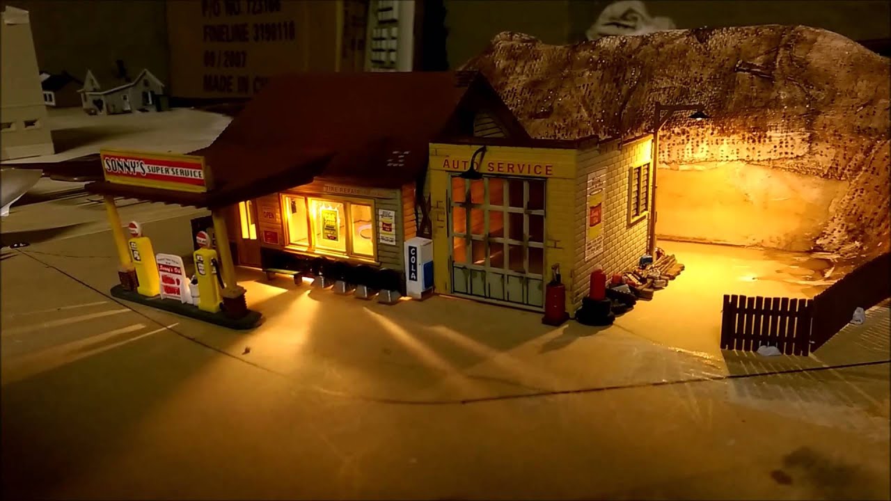 Woodland Scenics Sonnys gas station with Arduino lights YouTube