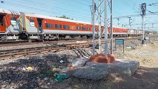 22689 Ahemdabad Yesvantpur sf express