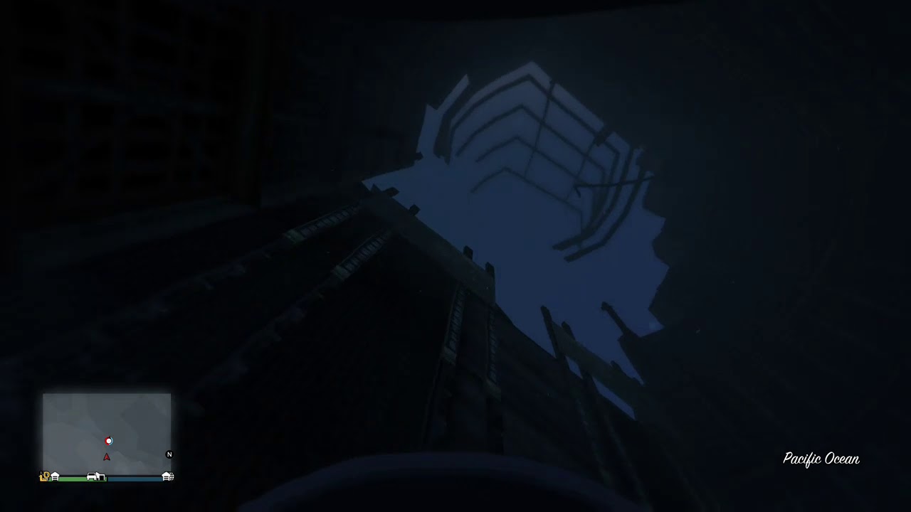 GTA 5 Online: crashed plane underwater