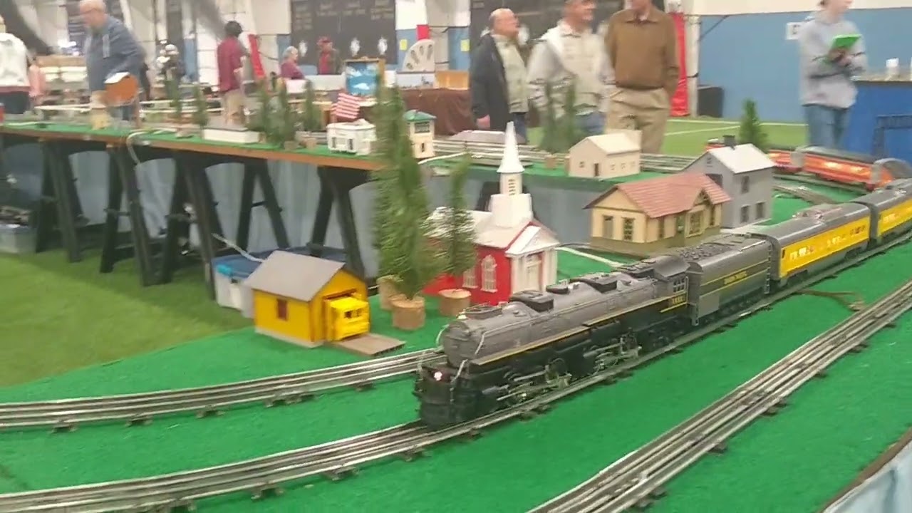 Scenes from the Nebraska-Iowa Modelers train show