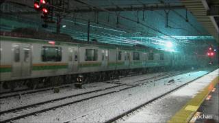 【大雪の首都圏】 JR東日本・E231系電車 (スパーク発生!) Train.Snow scene&Spark!