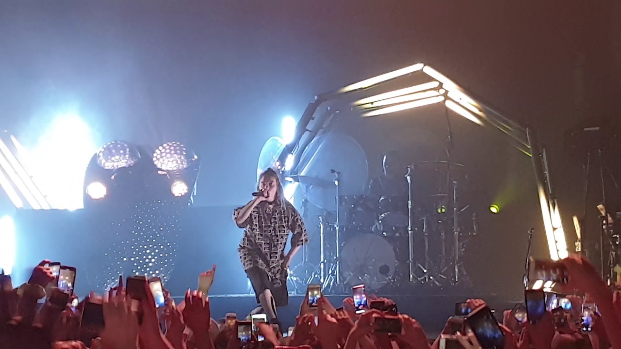 'bellyache' - Billie Eilish Live (1 by 1 Tour)