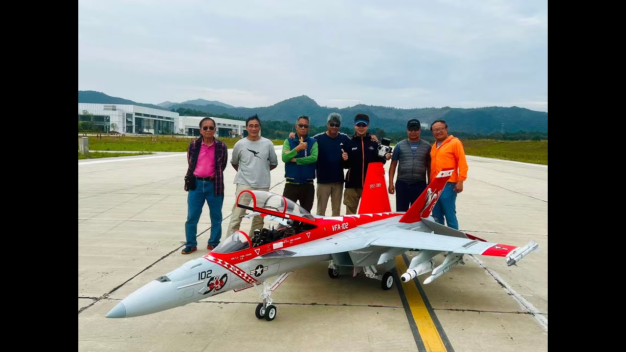 T-one  models F-18First flight success