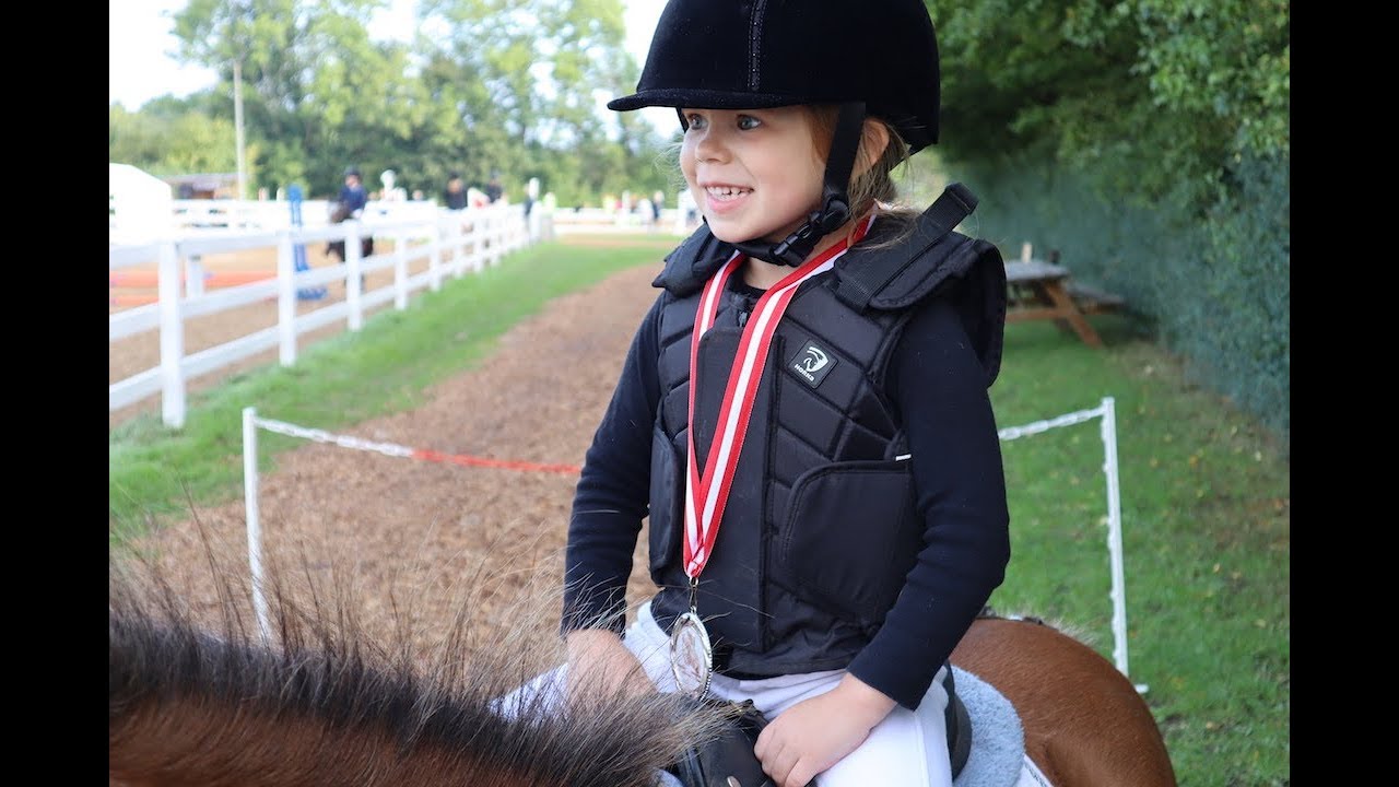 Ridestævne på hesten Mojito - D-stævne på VOSK