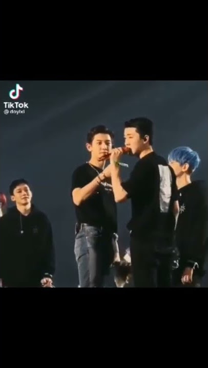 Looks like a father disciplining his son 🤭 #Exo #sehun #chanyeol #Baekhyun