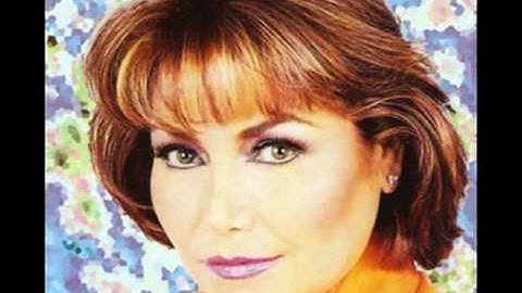 Estela Nuñez canta con Trio Flores negras