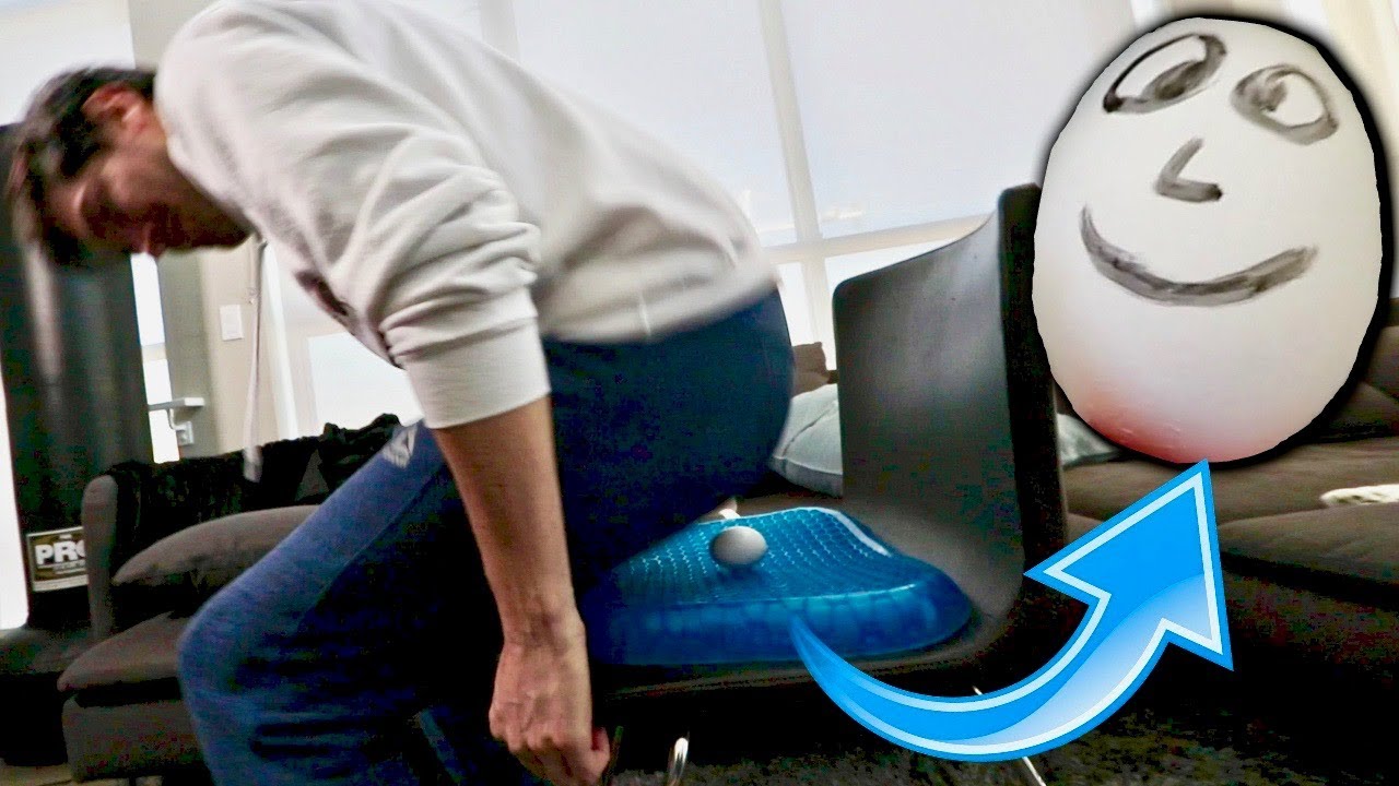 COMO SENTARSE EN UN HUEVO SIN ROMPERLO ?? - YouTube