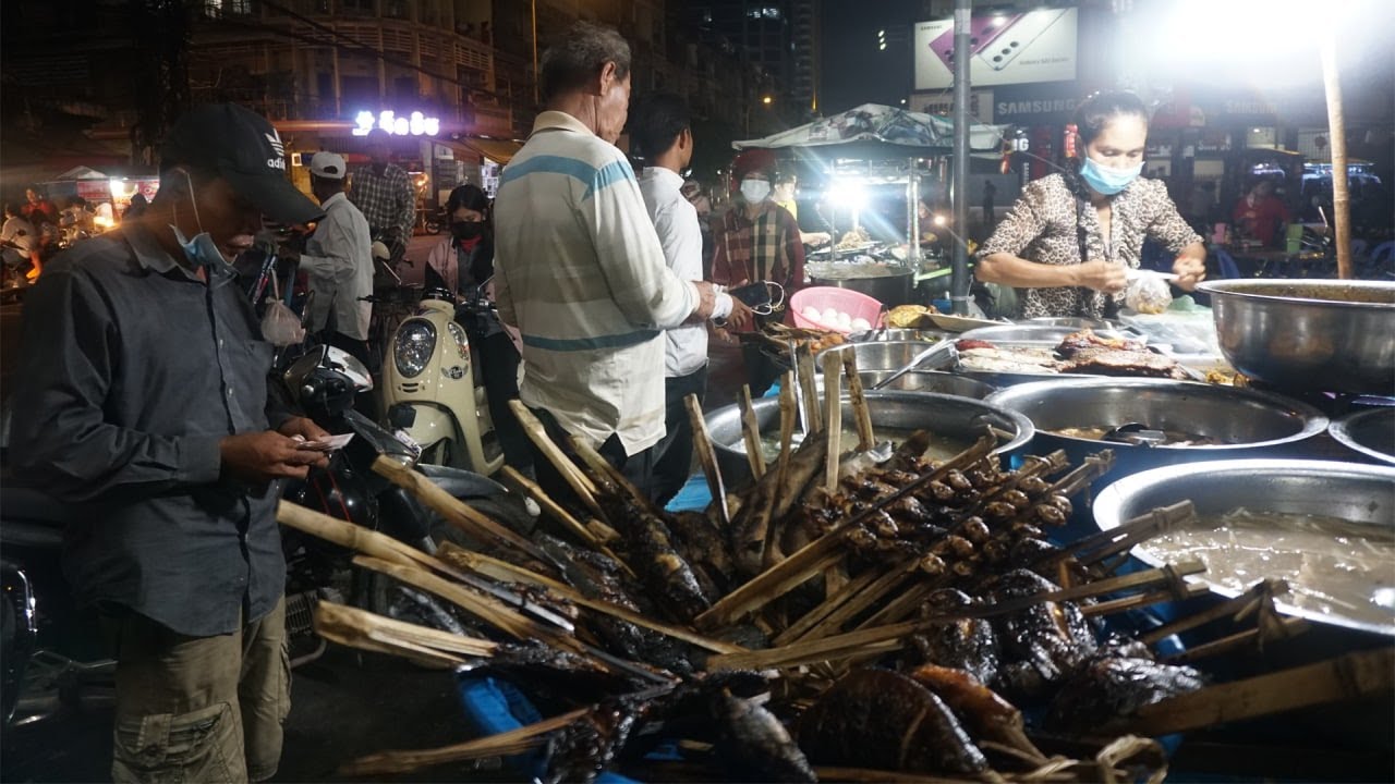 Plenty Different Street Food Type on The Street @Orussey - Phnom Penh Night Street Food Tour 2022