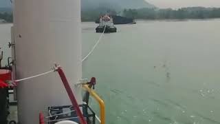 Proses Penarikan BG. Kapuas Jaya 3119 dan TB Johan Jaya 137