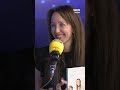 NAILA MARTÍNEZ explica los RIESGOS de COMER FRENTE a una PANTALLA