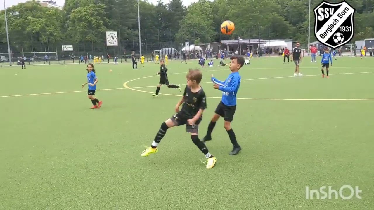 FCV Dender 🖤💙 on tour 🥳 