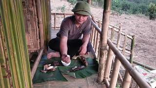 farm building,go mouse trap,eat bamboo shoots from nature,eat grilled fish.country cuisine,