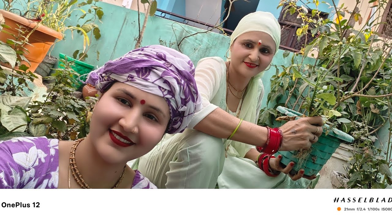 तीनो बहने 😍 आज मिलकर 😛क्या कर रही है😍😛😜😜