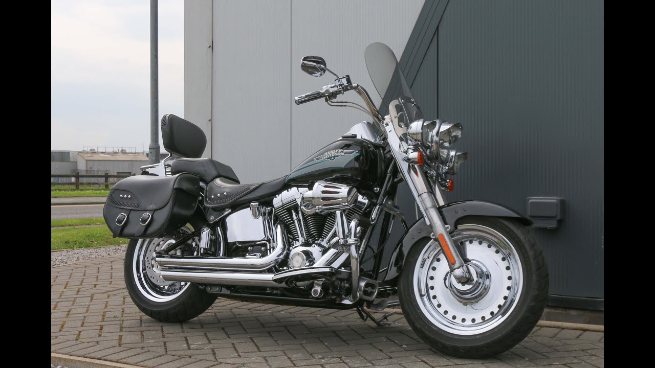 ハーレーダビッドソン 2010H-D FLSTF Fat B oy 1/12 2010 Harley-Davidson FLSTF Fat Boy in Vivid Black - YouTube