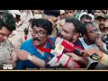 'പൊലീസ് മർദിച്ച് കൊണ്ടിരിക്കുകയാണ്'; റഹീമിനെയും ജോൺ ബ്രിട്ടാസിനെയും അറസ്റ്റ് ചെയ്ത് നീക്കുന്നു