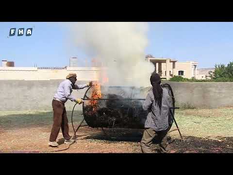 مزارعون في مدينة عفرين شمال حلب يحرقون محصول القمح لإعداد الفريكة