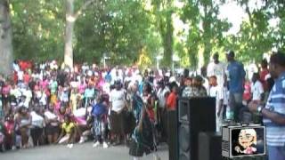 WASHINGTON PARK EASTER BASH 2011 *DIGIDOO EATS THE STAGE*