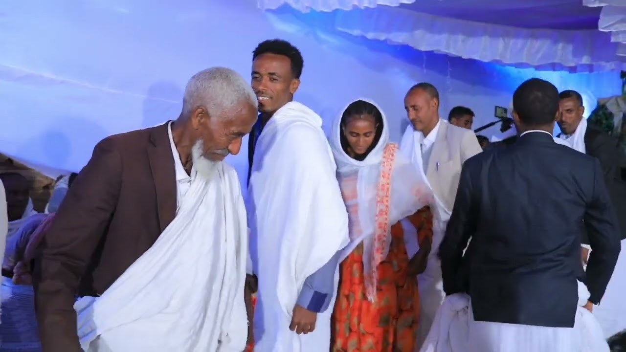 ፍሉይ ጓይላ  ኣብ ዕዳጋሓሙስ ወናማት ወለዲ ኩዳ alovely tigray tradetional wedding E/hamus