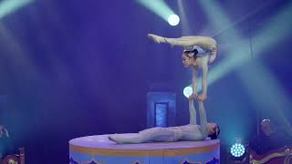 Suining Acrobatic Troupe - Balancing with bowls (China) Content