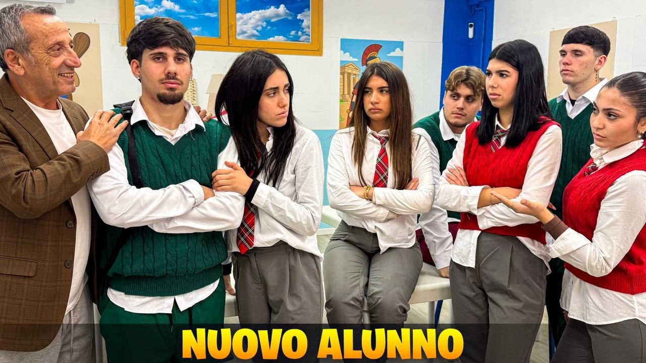 IL FIDANZATO DI ZIA NICOLE SI ISCRIVE A SCUOLA SPINTO DALLA GELOSIA. ILARY E COMPAGNE SI ARRABBIANO