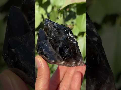 ДИМЧАCТИЙ КВАРЦ - натуральний камінь кристал - Бразилія, видео 1