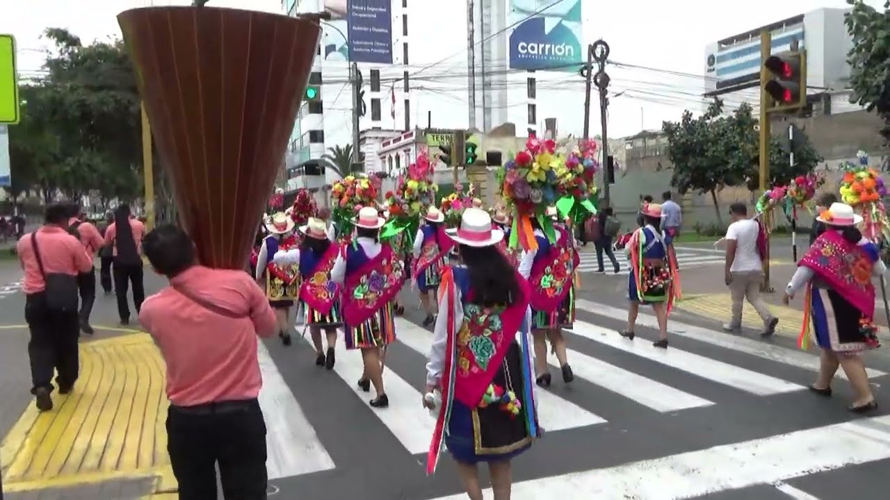 Pasacalle Folclorico en Lima. Danzas yauyinas EXIBICION.