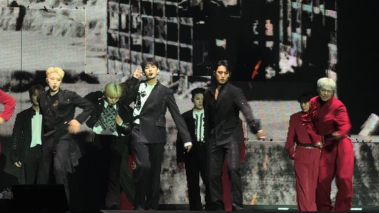 Ash  - Seventeen Right Here Tour in Rosemont Day 1 10/22/24