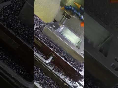 YouTube thumbnail for the C-clip mold manufacturing video