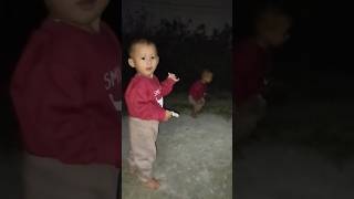 Ada Yang Joget Joget Engga Jelas