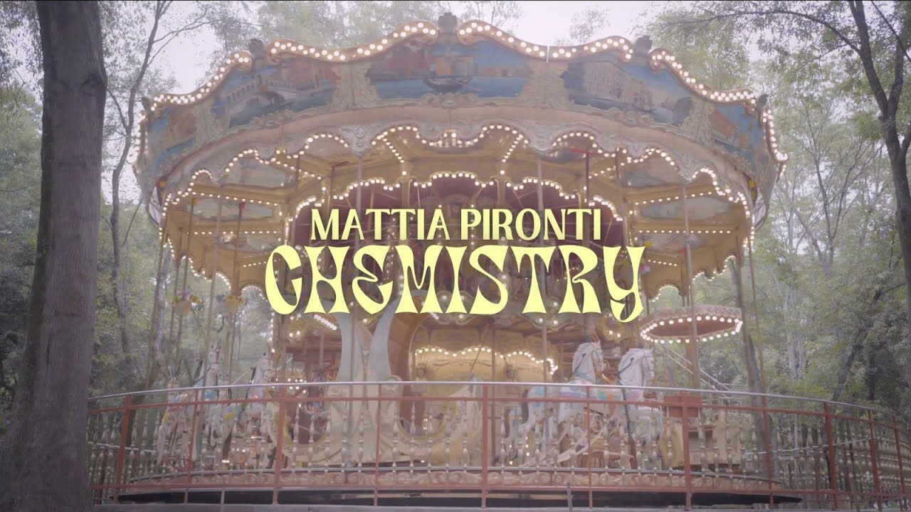 YouTube पर Mattia Pironti - Chemistry (Official Music Video) देखें YouTube पर Mattia Pironti - Chemistry (Official Music Video) देखें