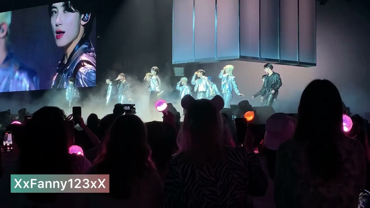 [20220810] Seventeen 세븐틴 - Shadow + Crush @ Be The Sun World Tour in Vancouver