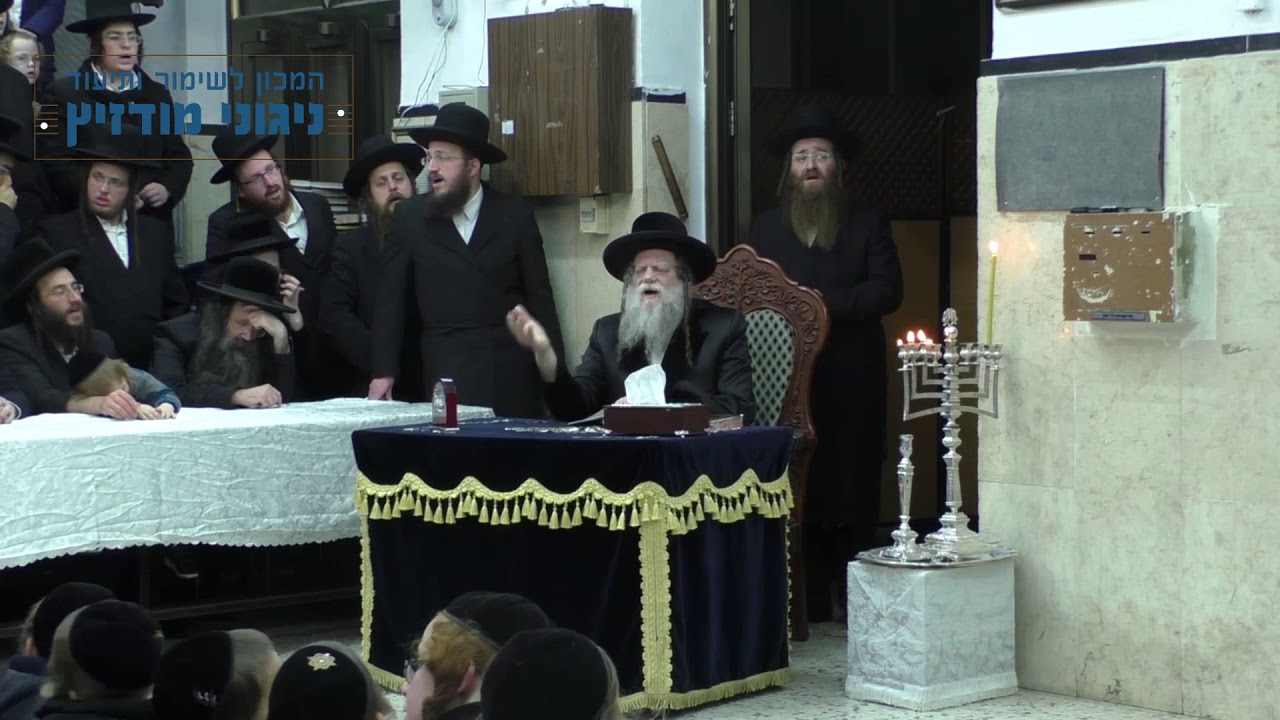 עו"ד דוד זעירא | מראות הדלקת נר חנוכה במודז'יץ - יצירה מזמור שיר חנוכת (מחנוכה תשע"ז)