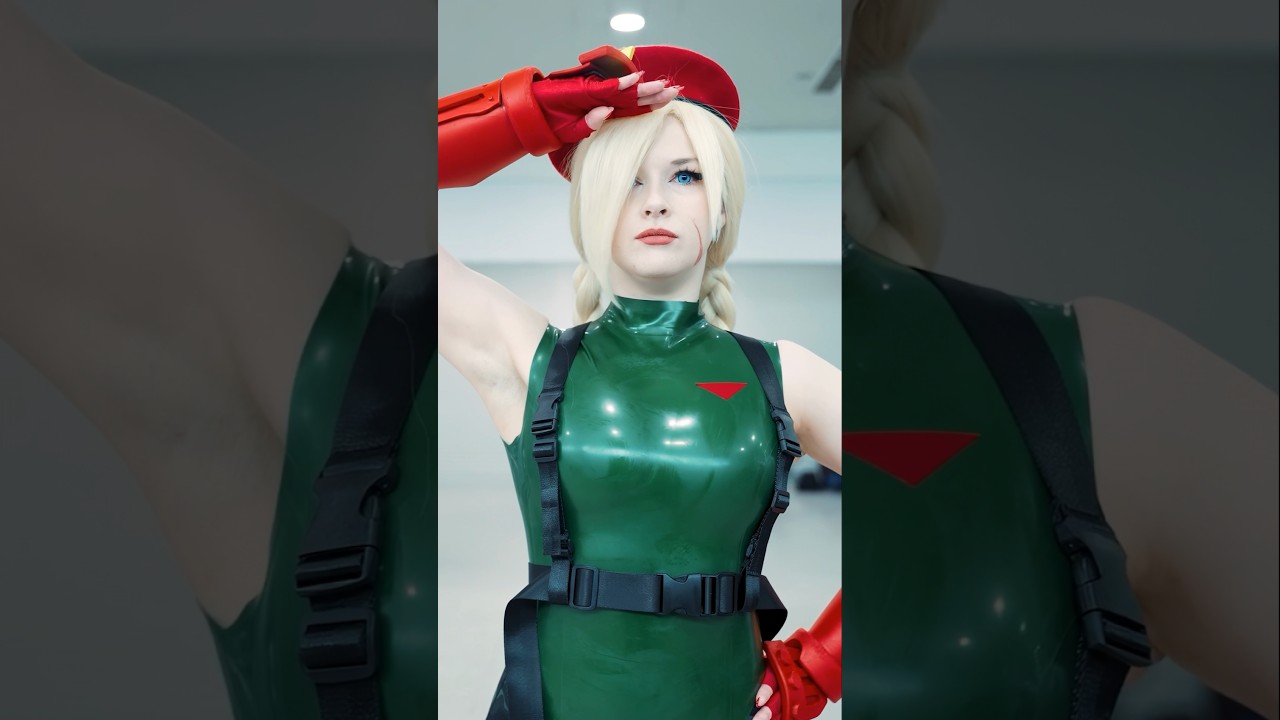 STREETFIGHTER + DANDADAN COSPLAY 🥊🛸 Cammy + Momo Ayase  #shorts