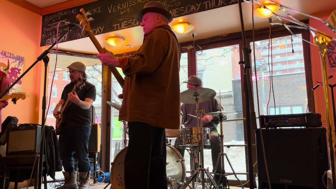 Born in Chicago, LIVE at Roo’s Blues Jam