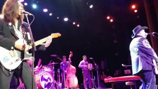 The Mavericks, "I'm Leaving It Up To You" Tarrytown Music Hall, 10.30.15 chords