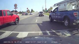 Driver not allowing advance green drivers to proceed