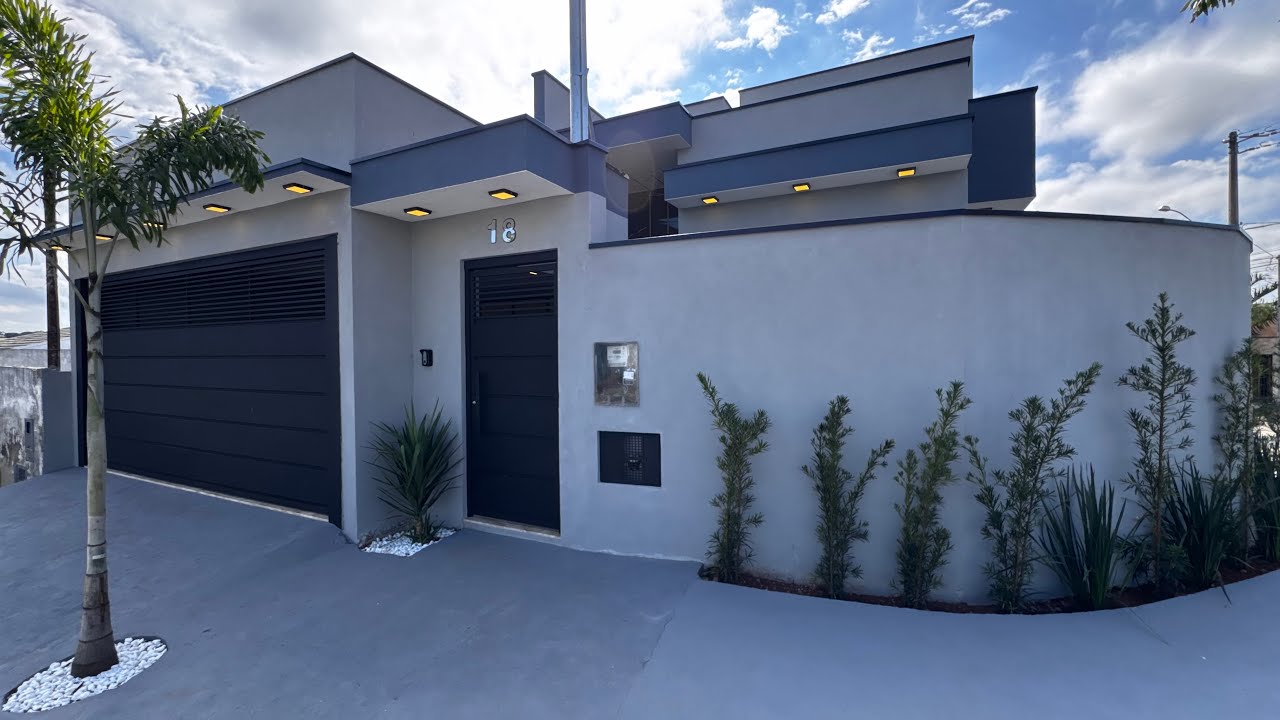 Casa com Piscina à Venda em Bragança Paulista SP.