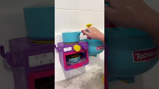 The Bubble & Bake Kitchen is sure to be a hit 🫧 Shop the full range of TOOMIES Bath Toys!