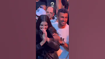 محمد سامي يقبل مي عمر في لوكيشن التصوير بعد انتهاء مسلسل إش إش 