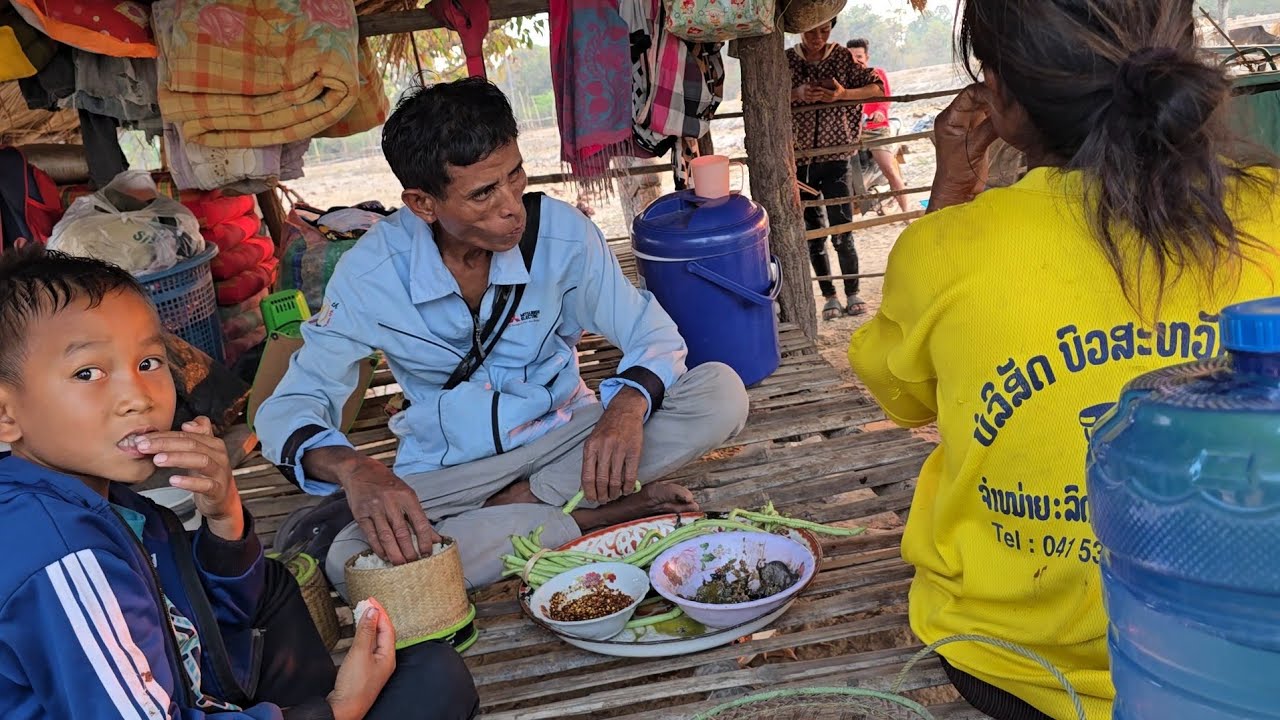 อี่สีกับผัวมาบอกไห้ยายแปกับผัวเอาข้าวไปสียายแปเอี้รลูกเขยกินข้าวบ่อคือเก่าแล้ว